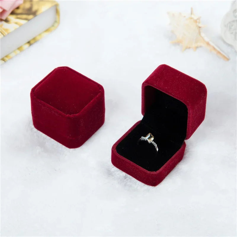 Rounded Flannelette Ring Box