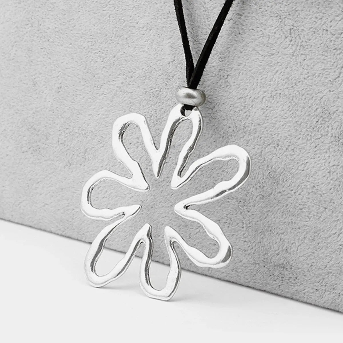 Simple Retro Hollowed-Out Petal Necklace