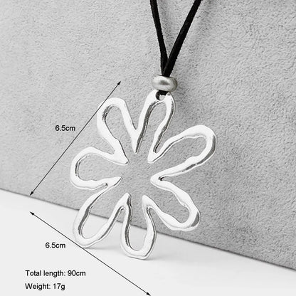 Simple Retro Hollowed-Out Petal Necklace