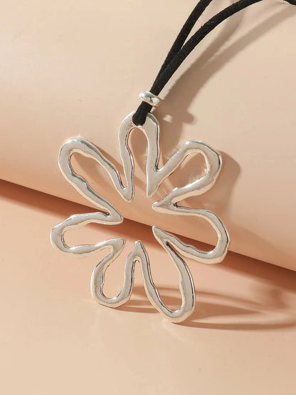 Simple Retro Hollowed-Out Petal Necklace