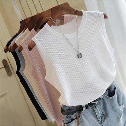 Women’s Sleeveless Knitted Blouse