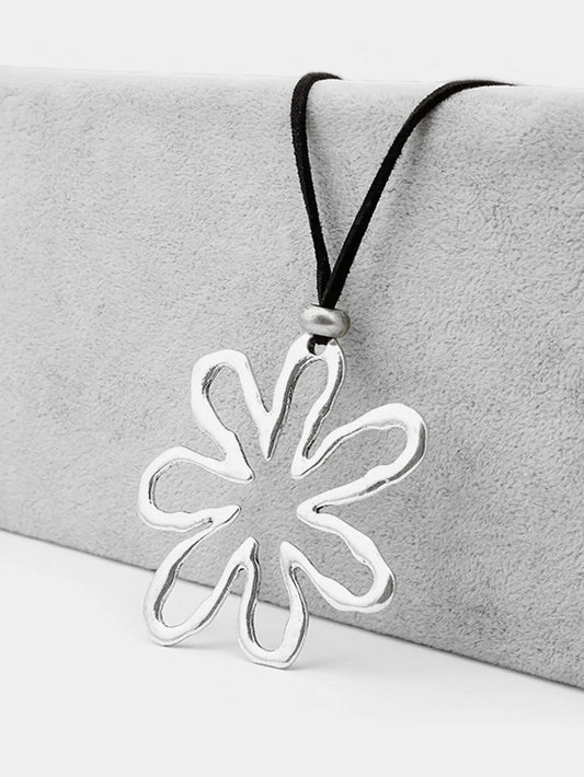 Simple Retro Hollowed-Out Petal Necklace