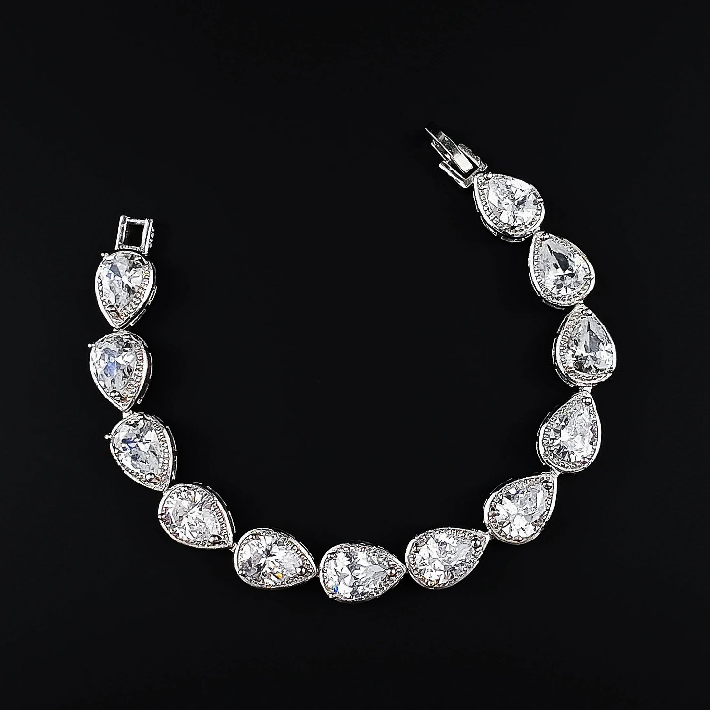 Luxury 18CM “Angel Tears” Pear-Shaped Silver Color Bracelet