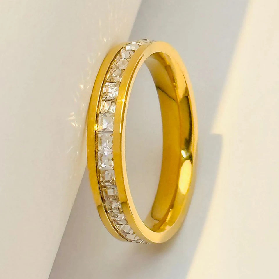 Classic Round Zircon Stainless Steel Ring for Women