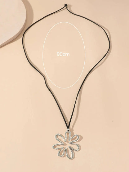 Simple Retro Hollowed-Out Petal Necklace