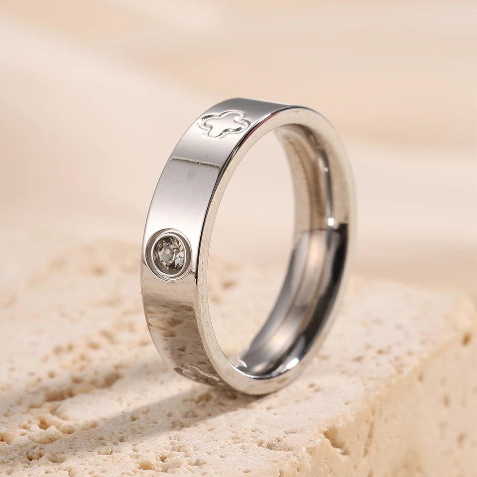 Classic Round Zircon Stainless Steel Ring for Women