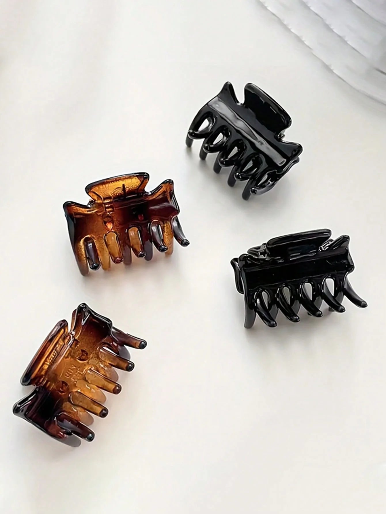 12Pcs Mini Plastic Shark Claw Hair Clips