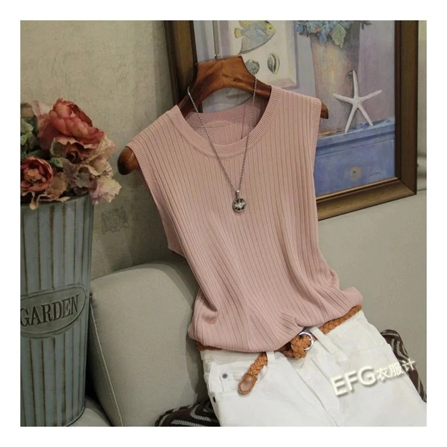 Women’s Sleeveless Knitted Blouse