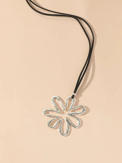 Simple Retro Hollowed-Out Petal Necklace